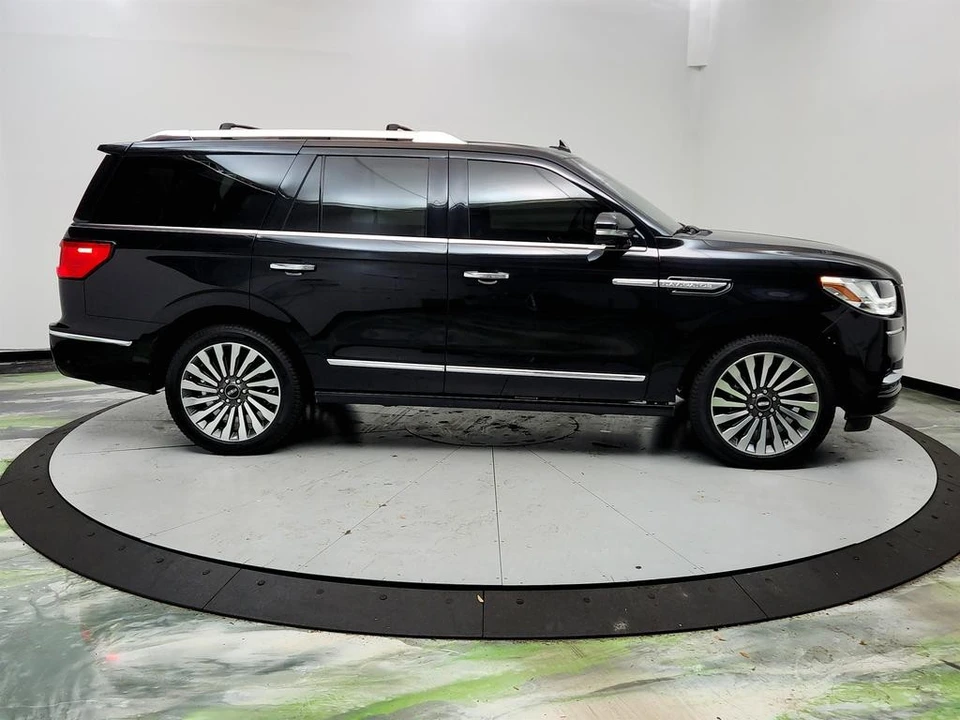 2019 Lincoln Navigator 4th Gen - Image 4 of 12