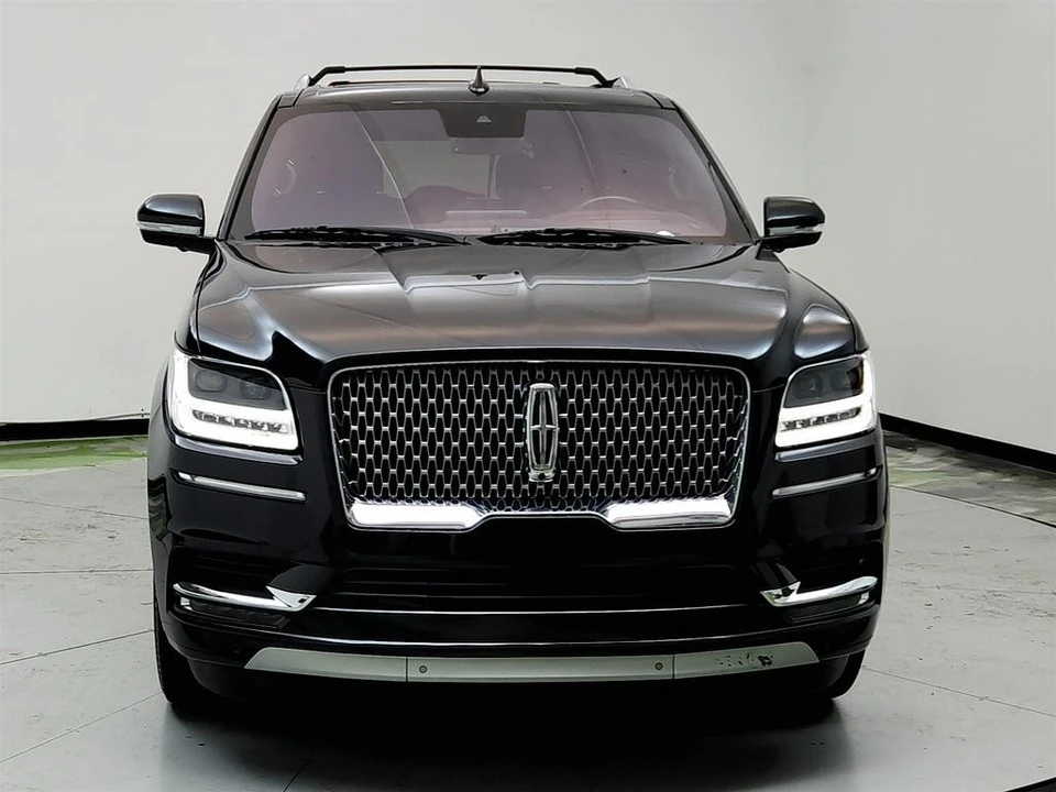 2019 Lincoln Navigator 4th Gen - Image 2 of 12
