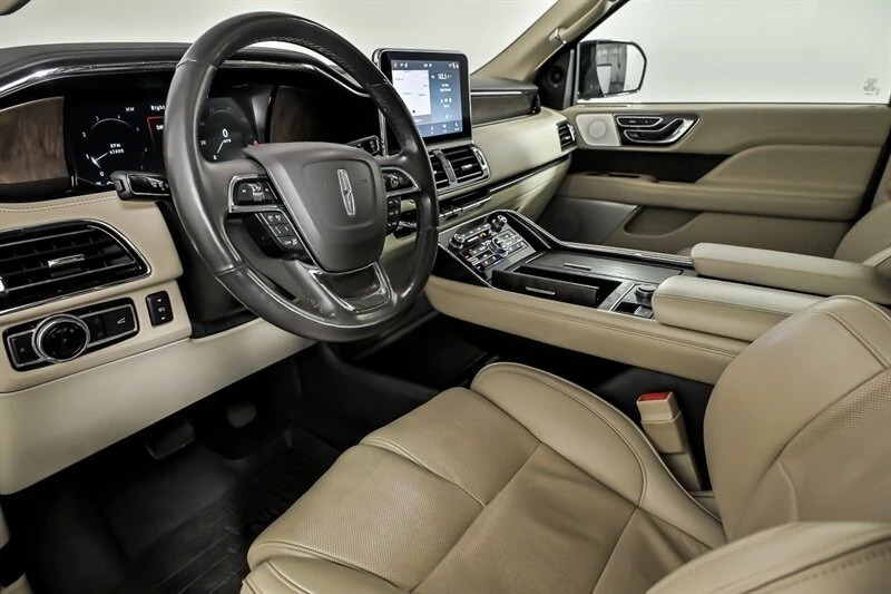 2019 Lincoln Navigator 4th Gen - Image 16 of 21