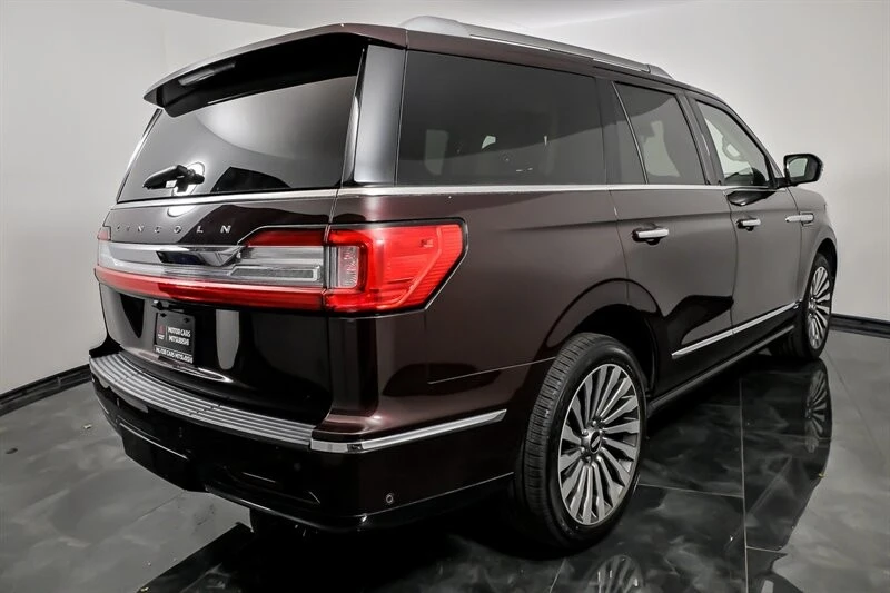 2019 Lincoln Navigator 4th Gen - Image 9 of 21