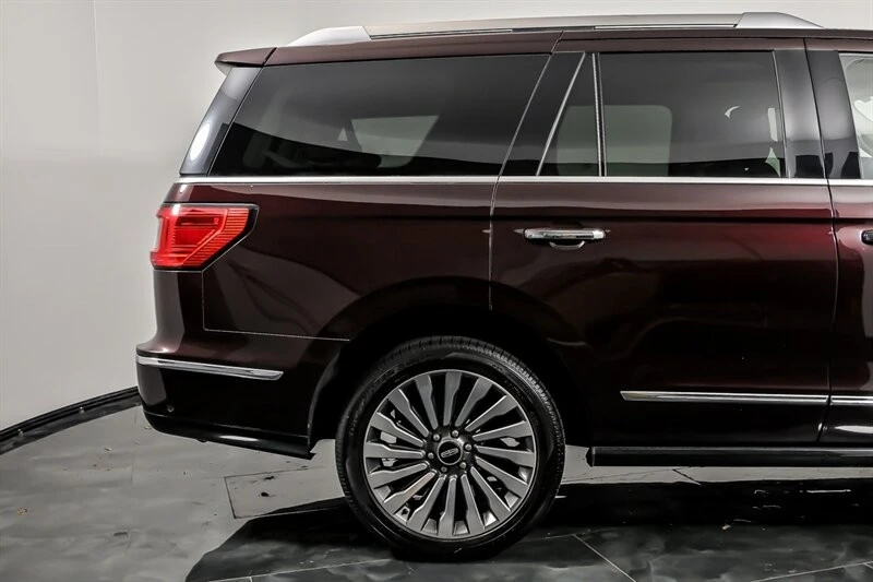 2019 Lincoln Navigator 4th Gen - Image 10 of 21