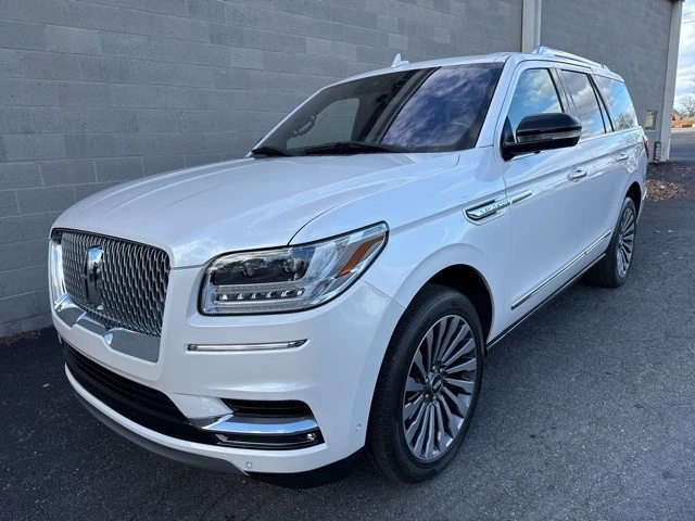 2019 Lincoln Navigator 4th Gen - Image 2 of 12