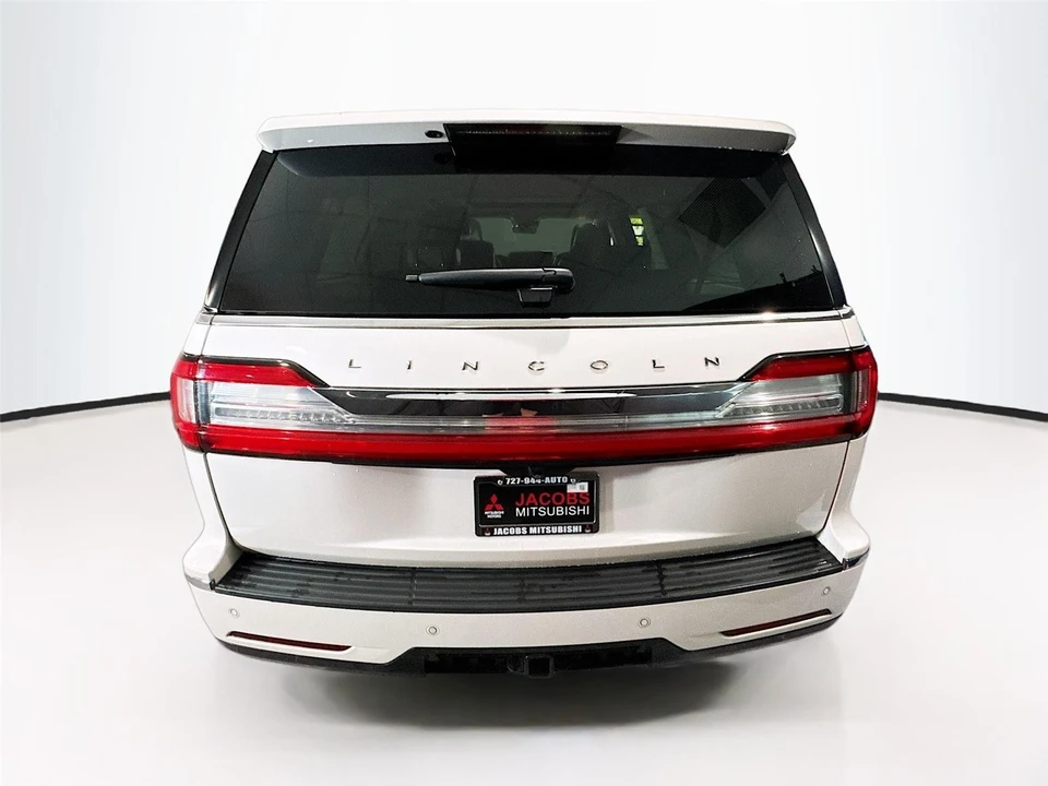 2019 Lincoln Navigator 4th Gen - Image 5 of 16