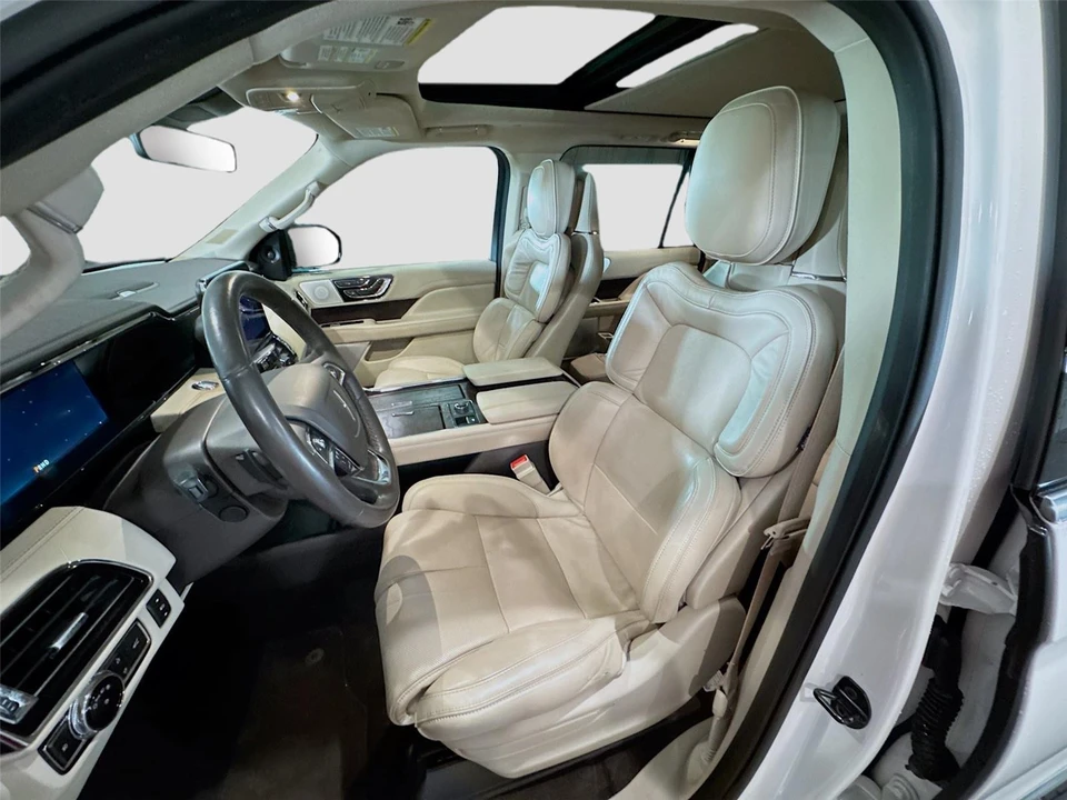 2019 Lincoln Navigator 4th Gen - Image 11 of 16