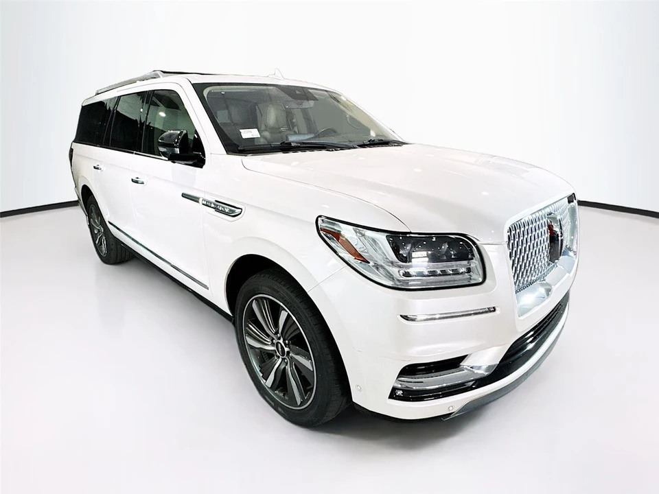 2019 Lincoln Navigator 4th Gen - Image 8 of 16