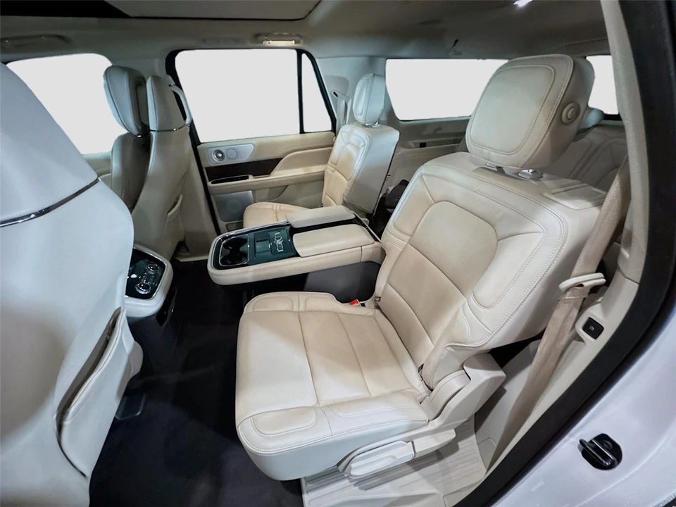 2019 Lincoln Navigator 4th Gen - Image 13 of 16