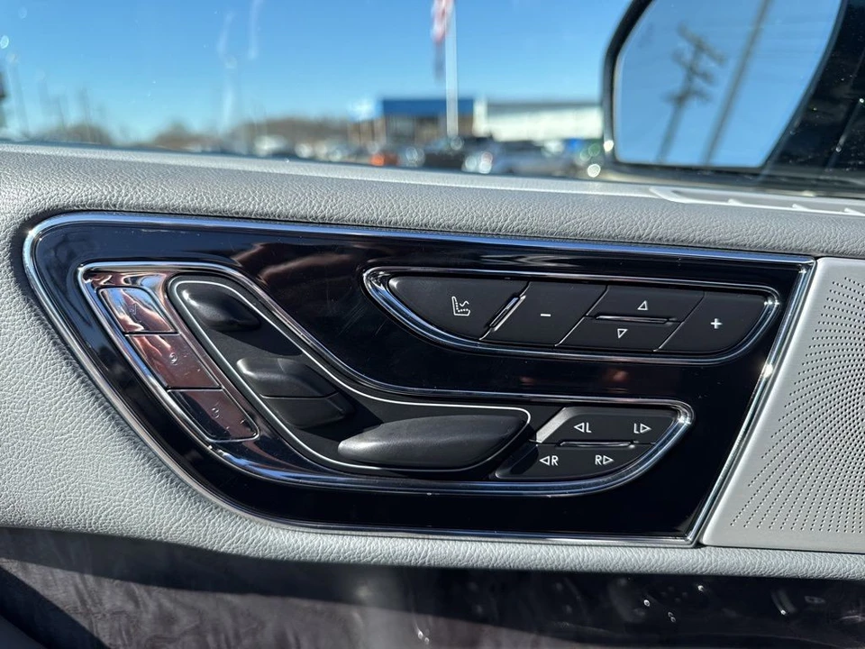 2019 Lincoln Navigator 4th Gen - Image 11 of 12
