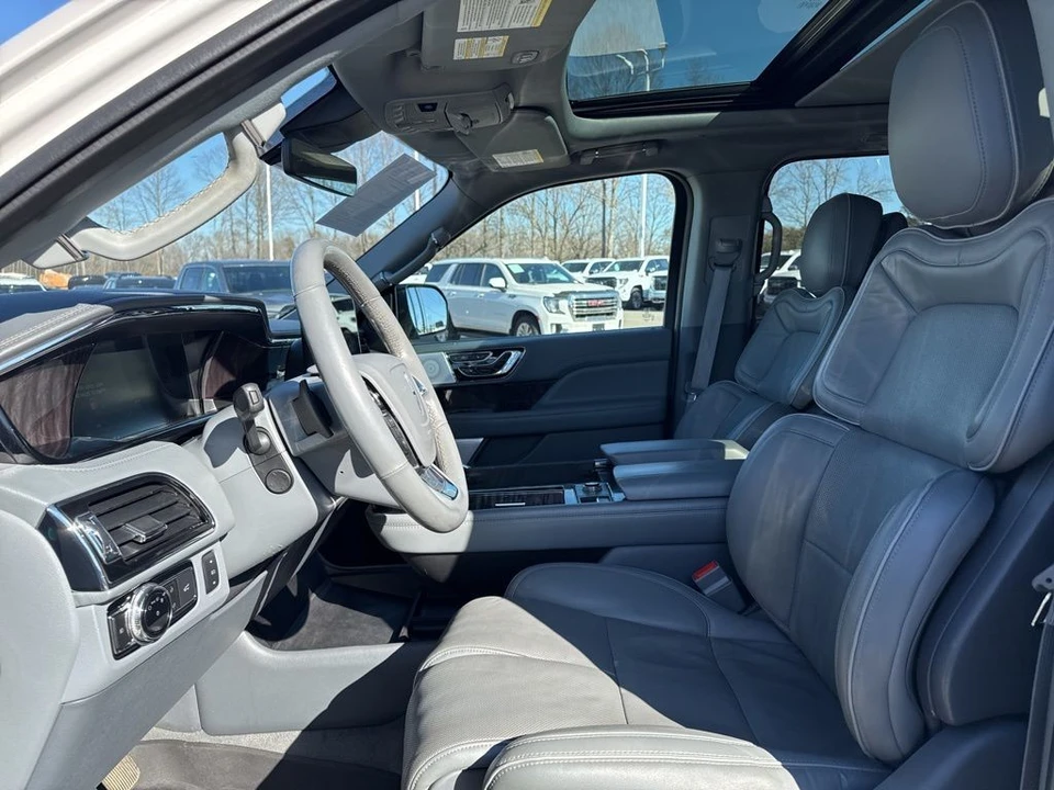2019 Lincoln Navigator 4th Gen - Image 9 of 12
