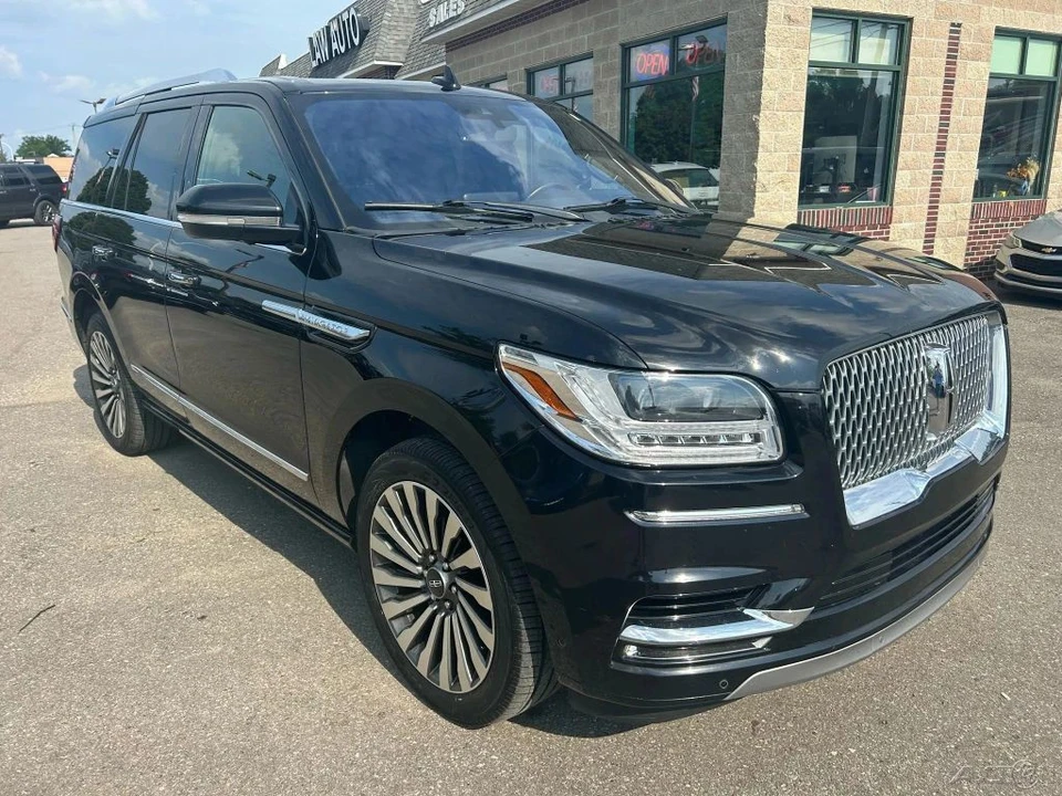 2019 Lincoln Navigator 4th Gen - Image 3 of 12