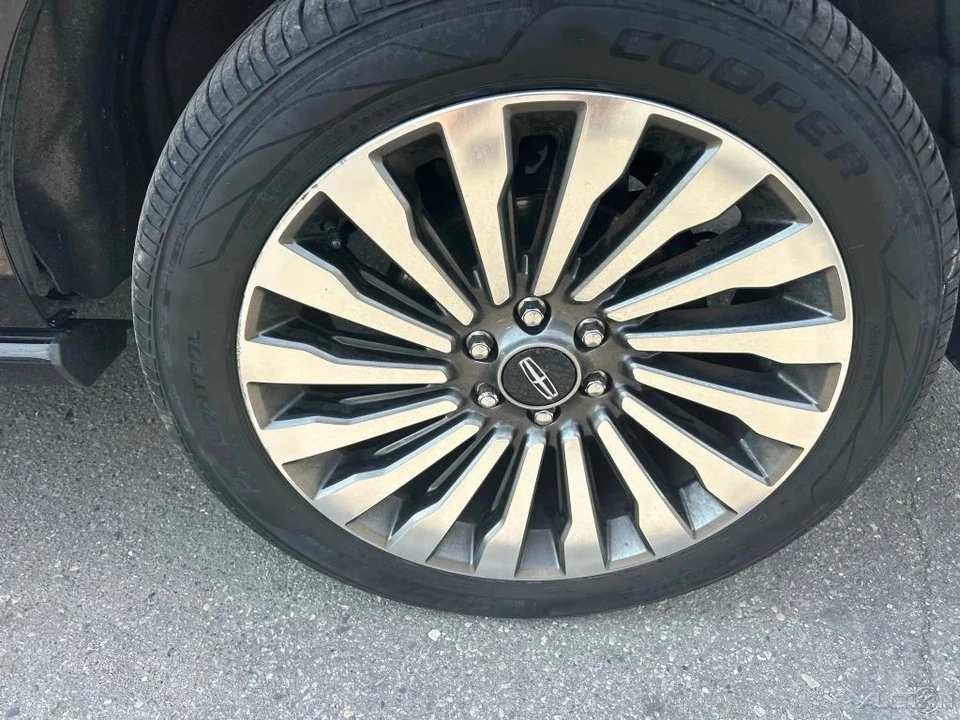 2019 Lincoln Navigator 4th Gen - Image 11 of 12