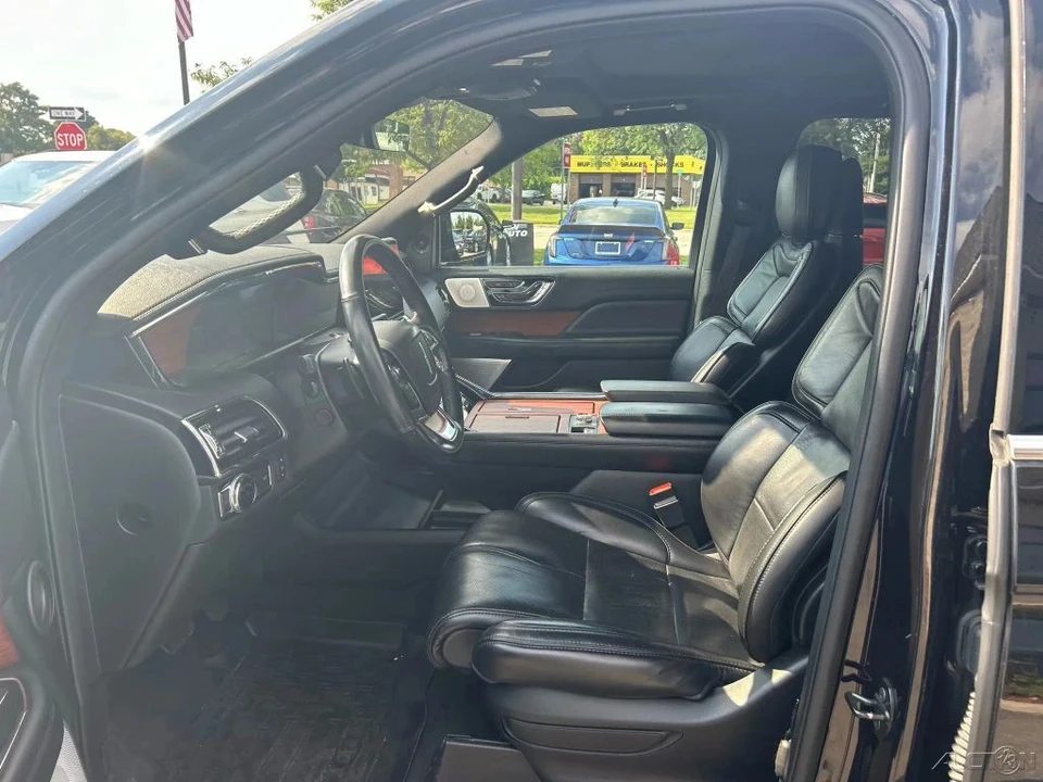 2019 Lincoln Navigator 4th Gen - Image 17 of 21