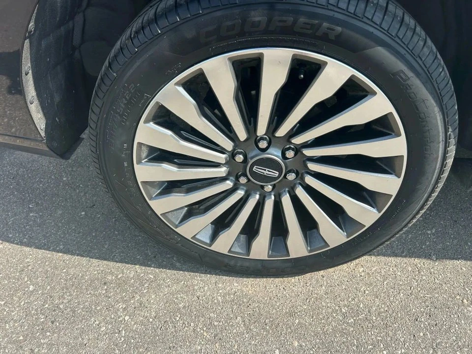 2019 Lincoln Navigator 4th Gen - Image 13 of 21