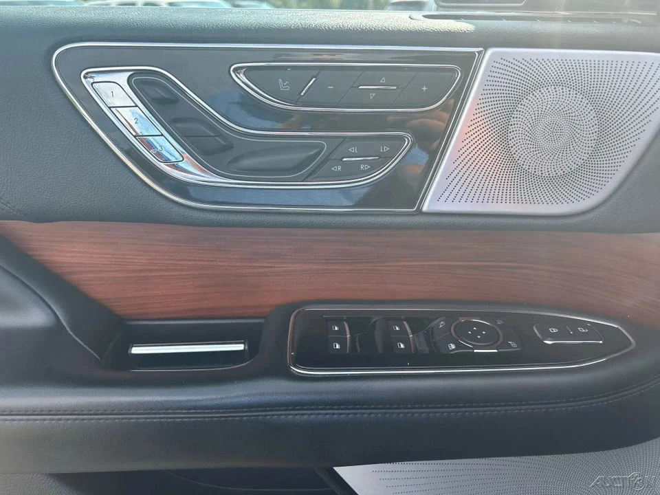 2019 Lincoln Navigator 4th Gen - Image 20 of 21