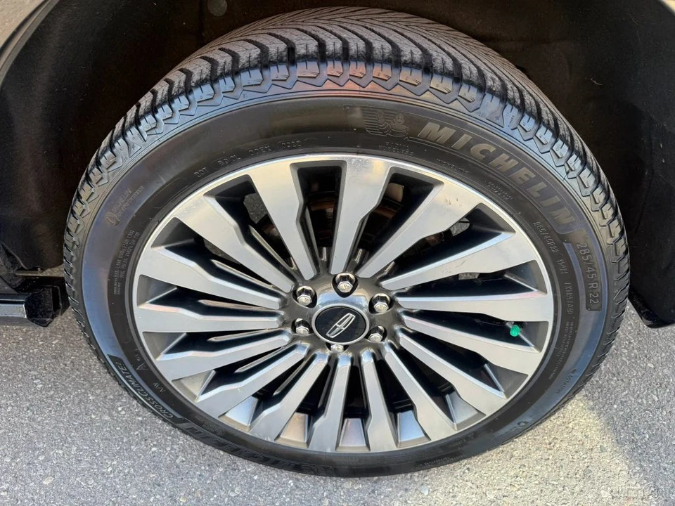 2019 Lincoln Navigator 4th Gen - Image 10 of 12