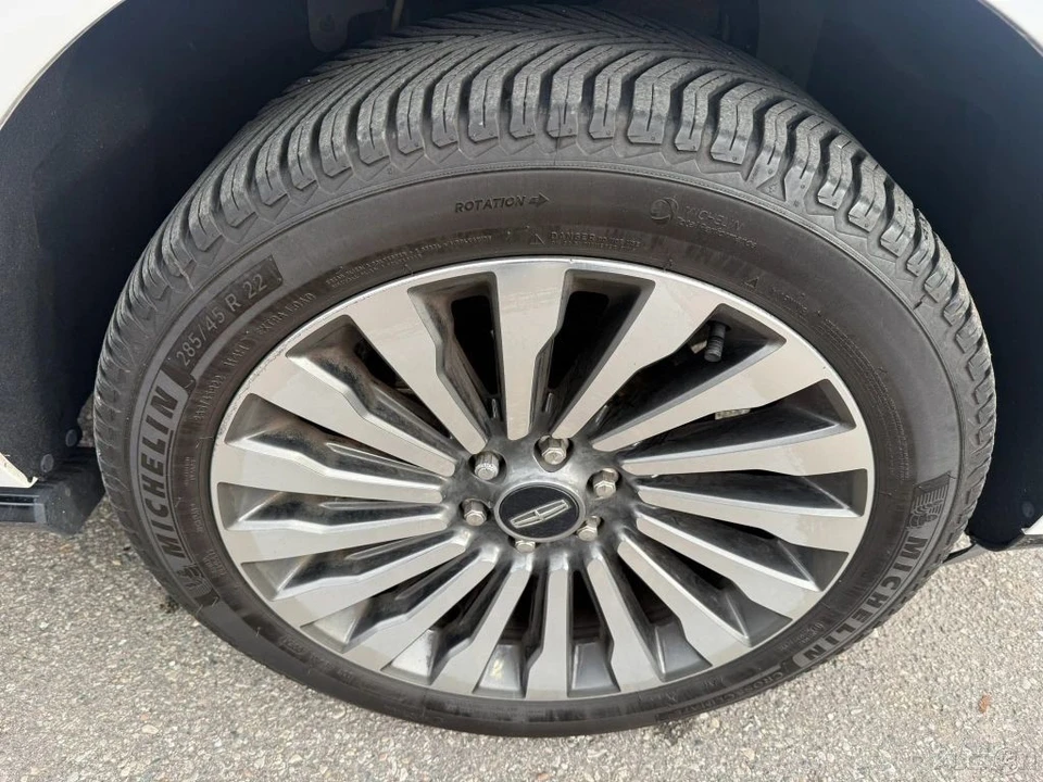 2019 Lincoln Navigator 4th Gen - Image 12 of 21