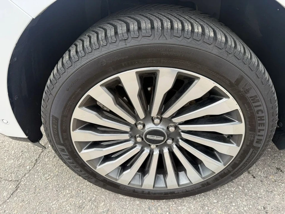 2019 Lincoln Navigator 4th Gen - Image 9 of 21