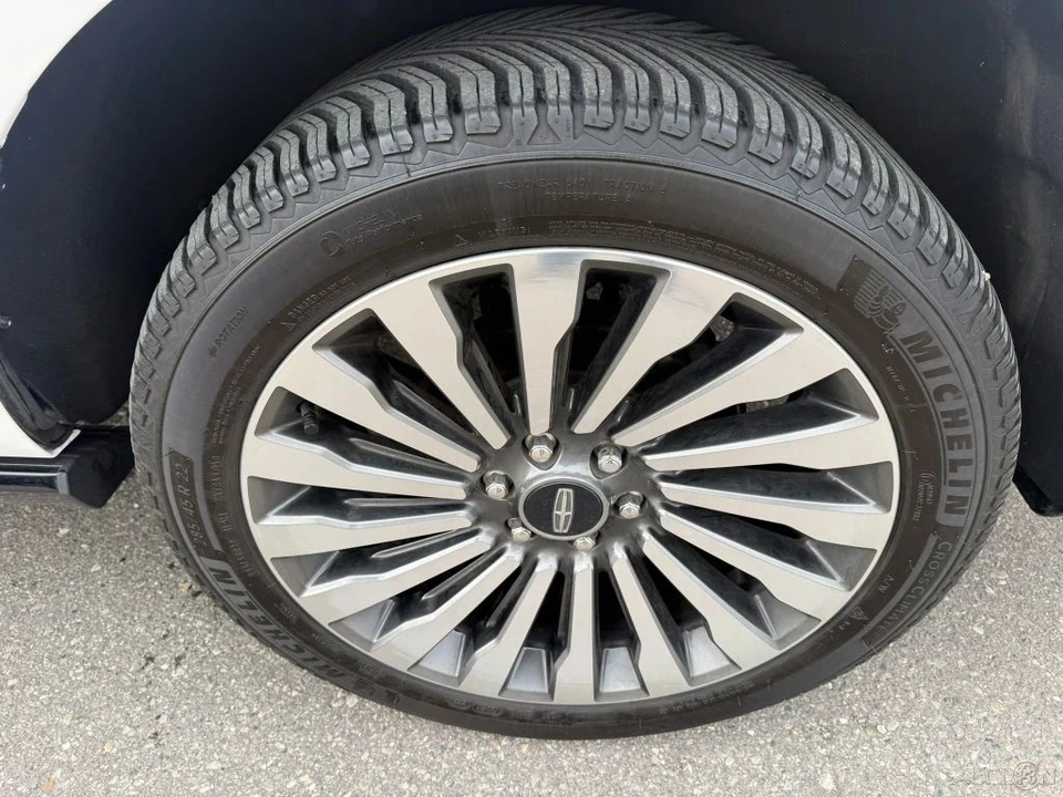 2019 Lincoln Navigator 4th Gen - Image 10 of 21