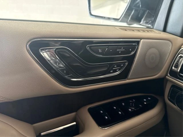 2019 Lincoln Navigator 4th Gen - Image 19 of 21