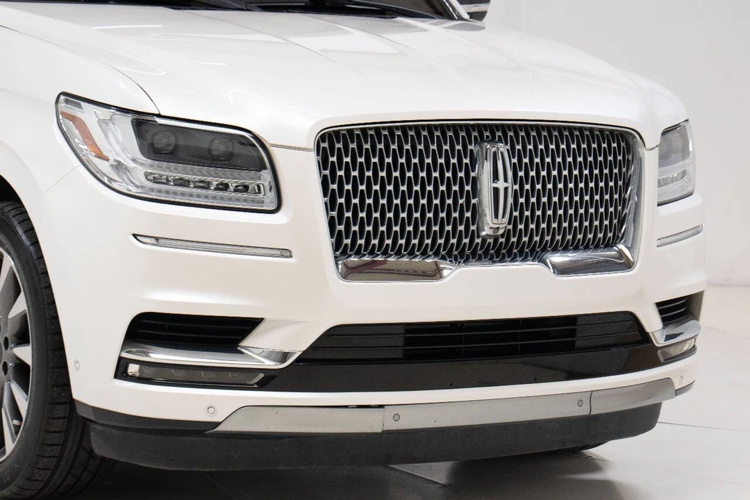 2019 Lincoln Navigator 4th Gen - Image 9 of 12
