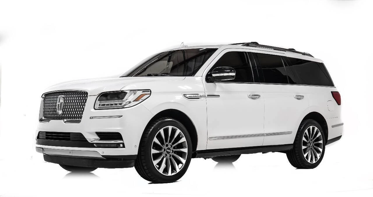 2019 Lincoln Navigator 4th Gen - Image 2 of 12