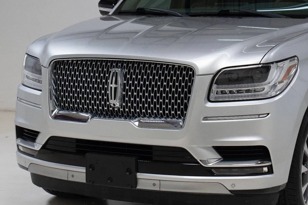 2019 Lincoln Navigator 4th Gen - Image 10 of 12