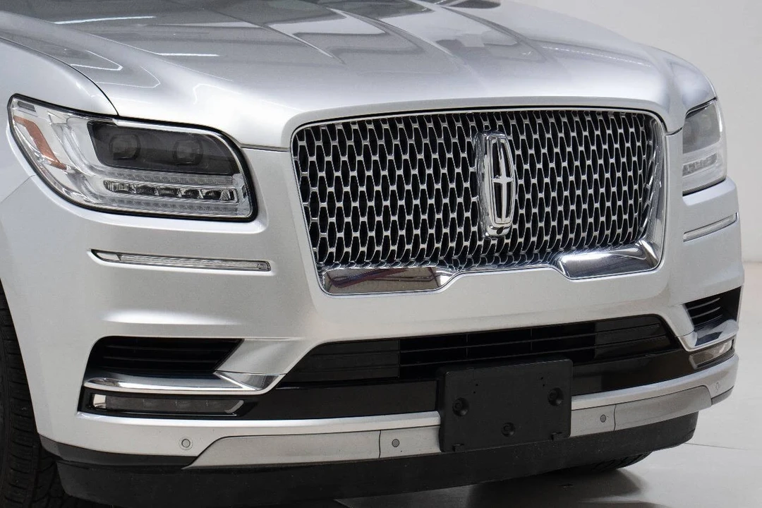 2019 Lincoln Navigator 4th Gen - Image 9 of 12
