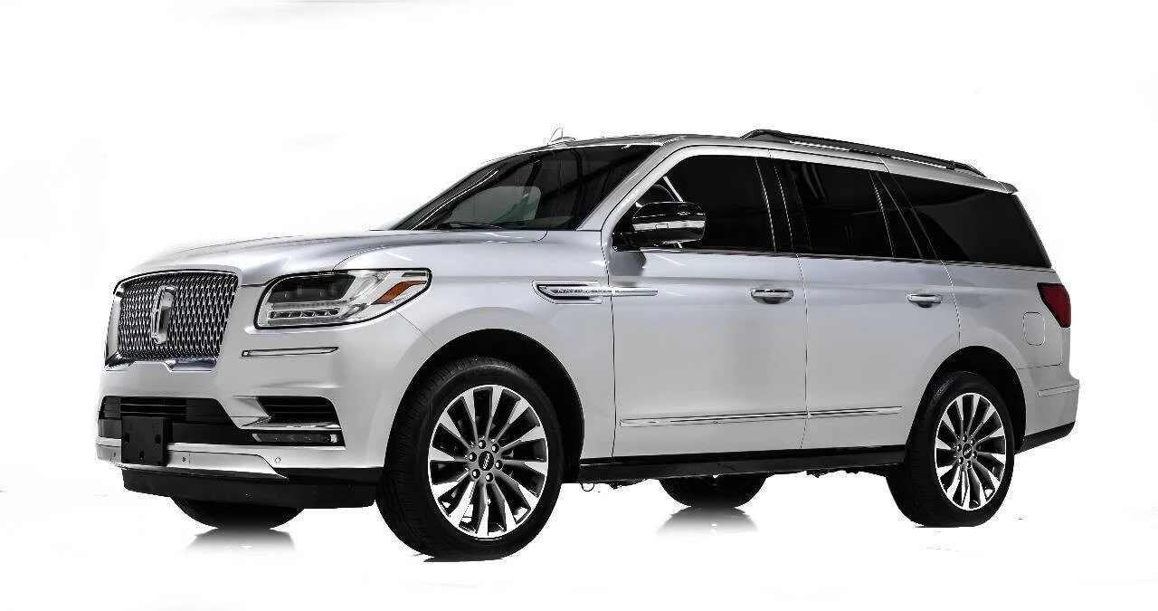 2019 Lincoln Navigator 4th Gen - Image 2 of 12