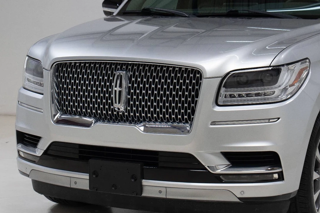 2019 Lincoln Navigator 4th Gen - Image 10 of 12