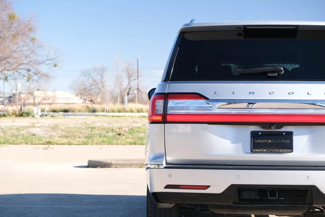 2019 Lincoln Navigator 4th Gen - Image 10 of 21