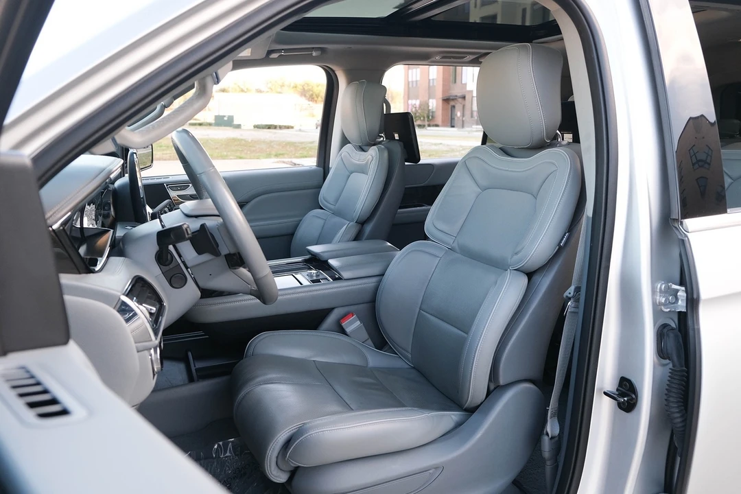 2019 Lincoln Navigator 4th Gen - Image 17 of 21