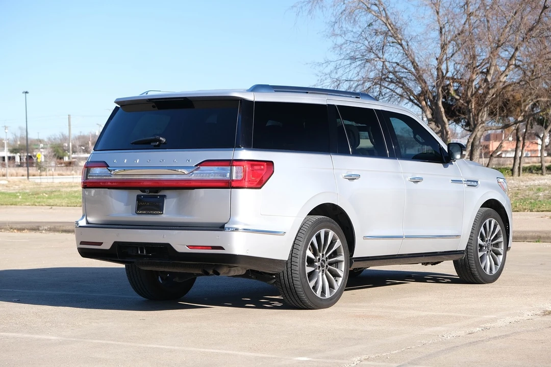 2019 Lincoln Navigator 4th Gen - Image 12 of 21