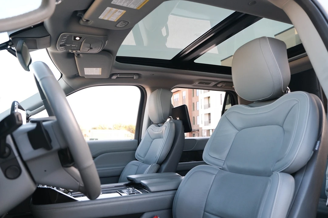 2019 Lincoln Navigator 4th Gen - Image 18 of 21