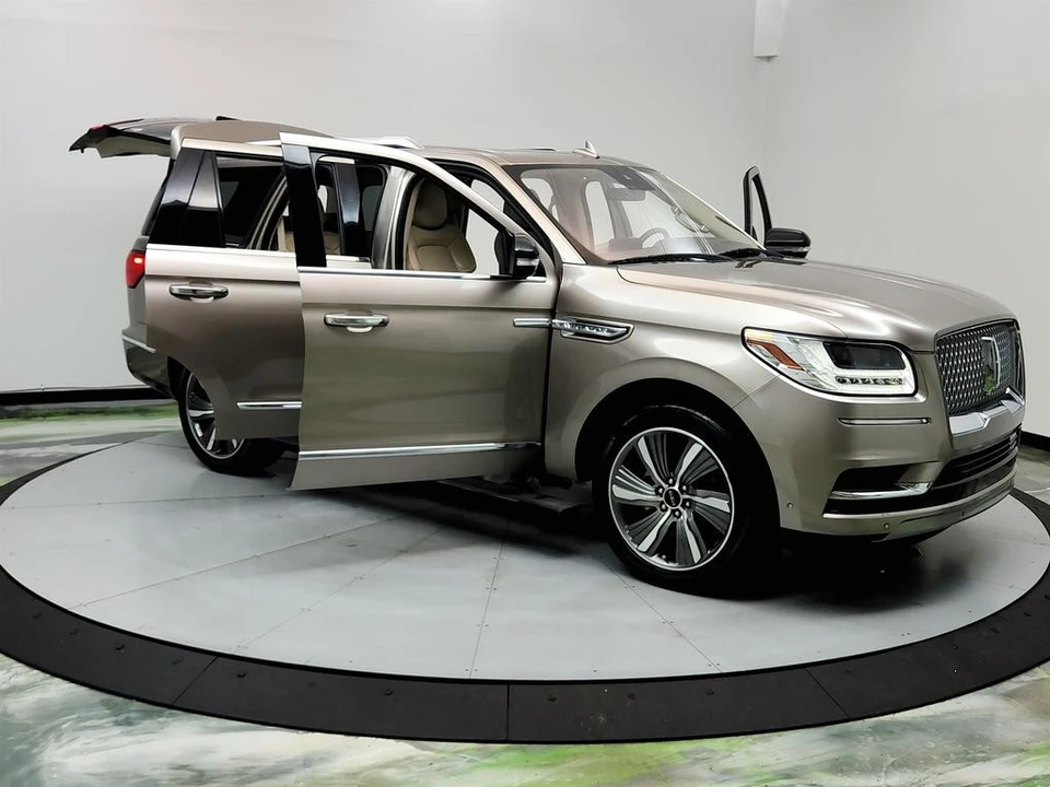 2019 Lincoln Navigator 4th Gen - Image 10 of 12