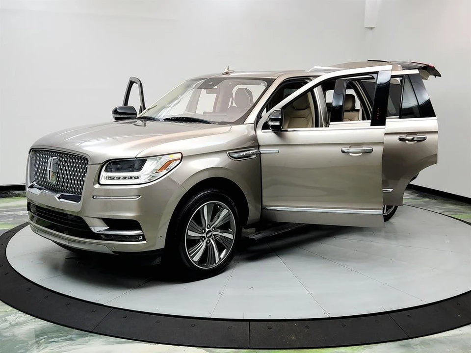 2019 Lincoln Navigator 4th Gen - Image 9 of 12