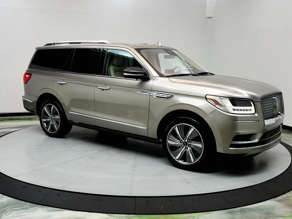2019 Lincoln Navigator 4th Gen - Image 3 of 12