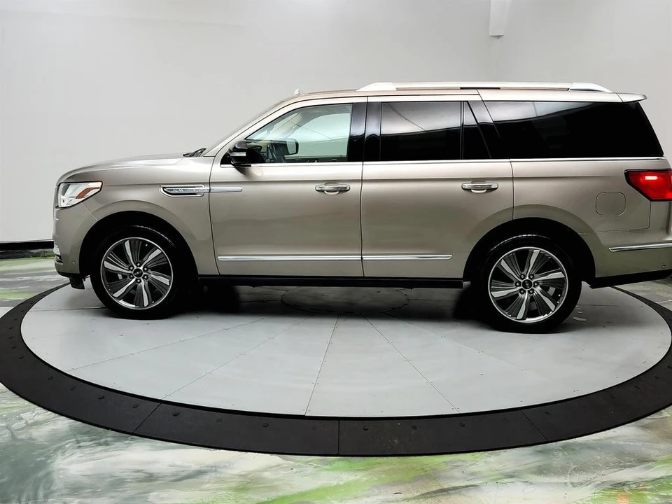2019 Lincoln Navigator 4th Gen - Image 8 of 12