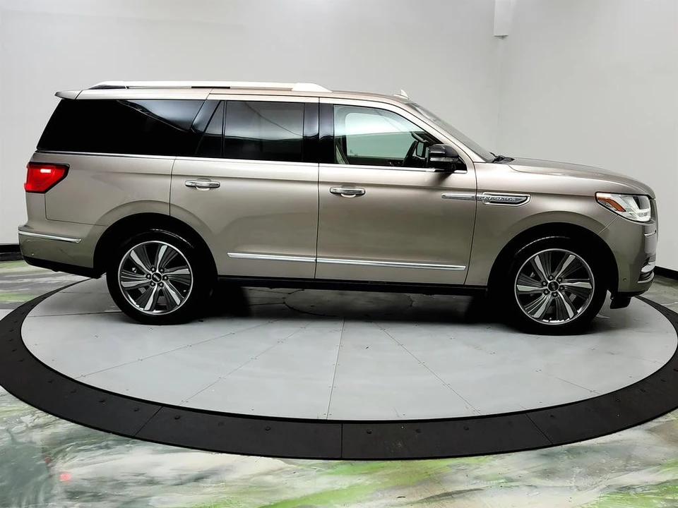 2019 Lincoln Navigator 4th Gen - Image 4 of 12