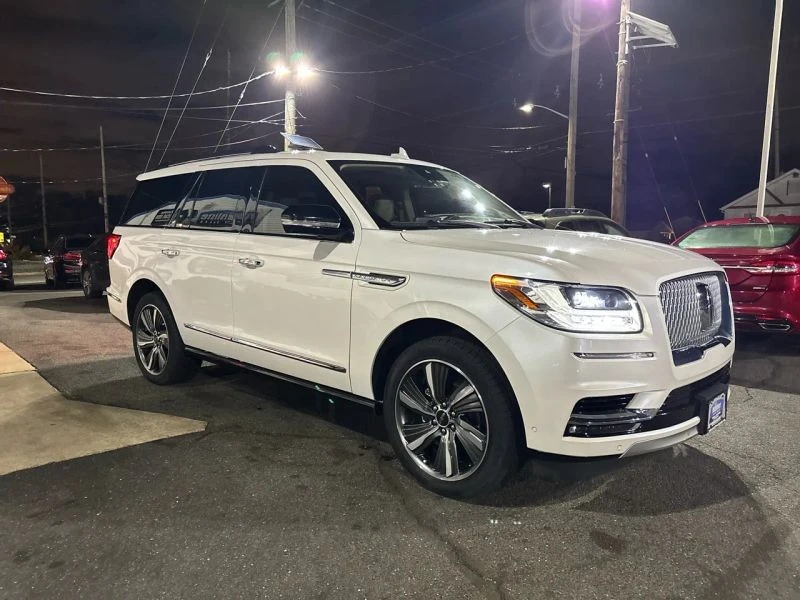 2019 Lincoln Navigator 4th Gen - Image 9 of 12