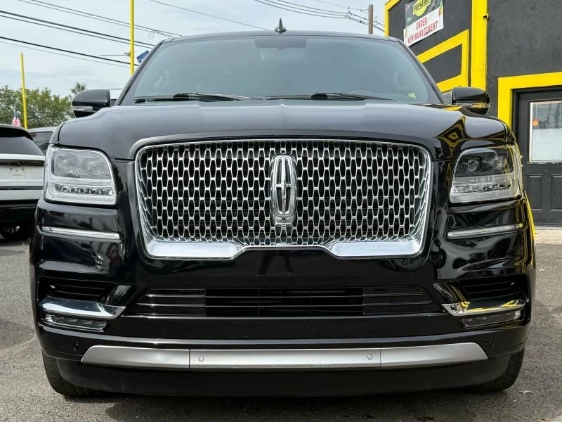 2019 Lincoln Navigator 4th Gen - Image 2 of 12