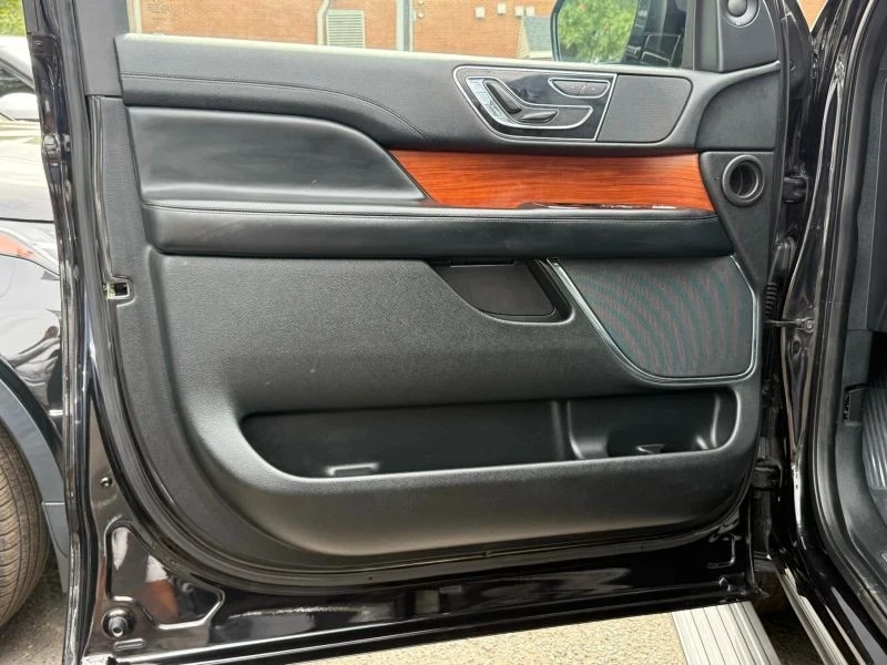 2019 Lincoln Navigator 4th Gen - Image 7 of 12