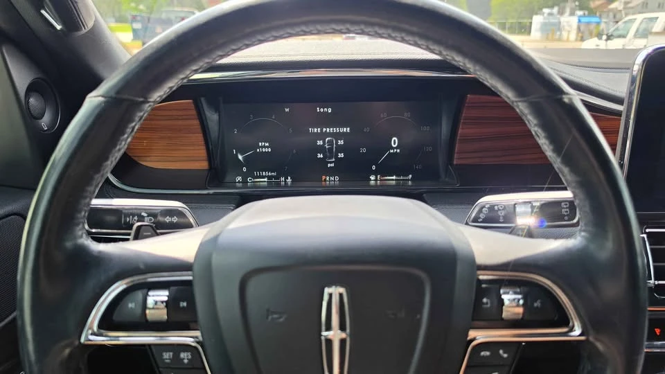 2019 Lincoln Navigator 4th Gen - Image 10 of 16