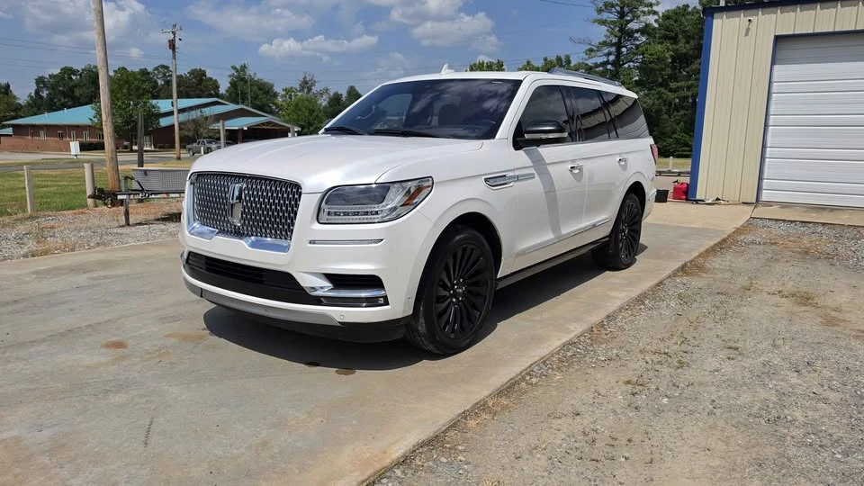 2019 Lincoln Navigator 4th Gen - Image 2 of 16
