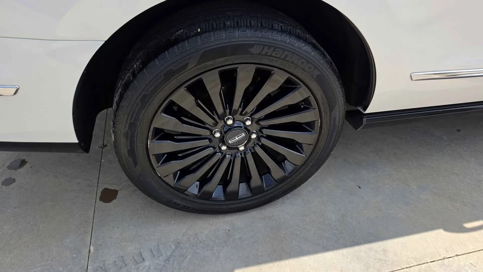 2019 Lincoln Navigator 4th Gen - Image 5 of 16