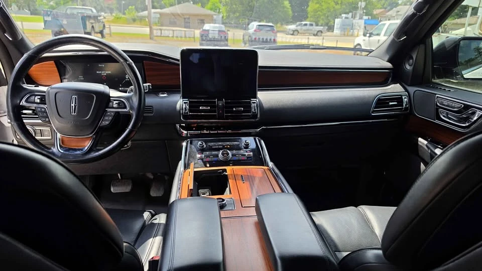 2019 Lincoln Navigator 4th Gen - Image 8 of 16