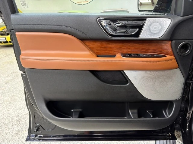 2019 Lincoln Navigator 4th Gen - Image 17 of 21
