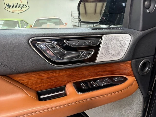 2019 Lincoln Navigator 4th Gen - Image 18 of 21