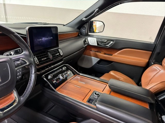 2019 Lincoln Navigator 4th Gen - Image 14 of 21