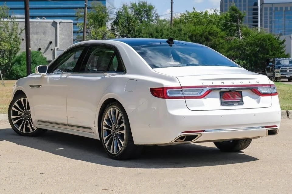 2019 Lincoln Continental 10th Gen - Image 8 of 10