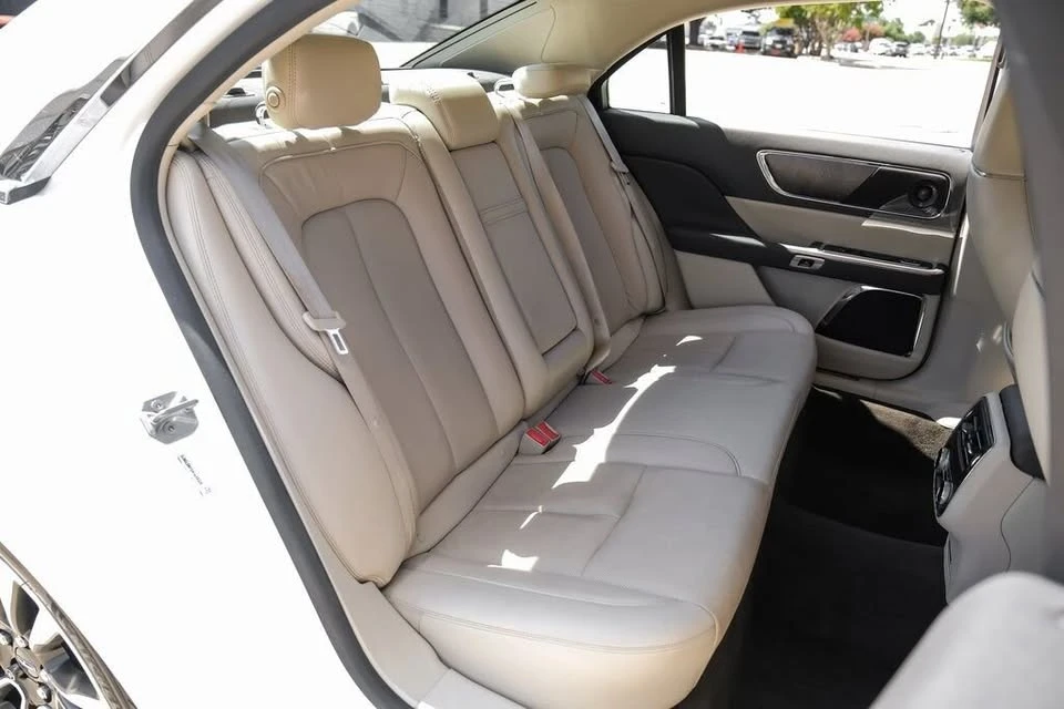 2019 Lincoln Continental 10th Gen - Image 7 of 10