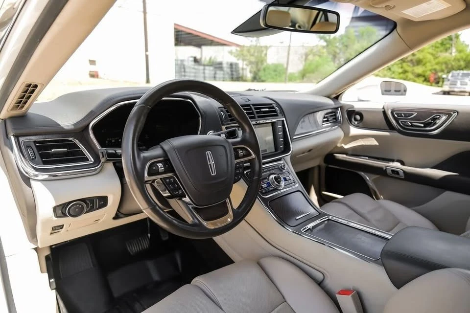 2019 Lincoln Continental 10th Gen - Image 5 of 10
